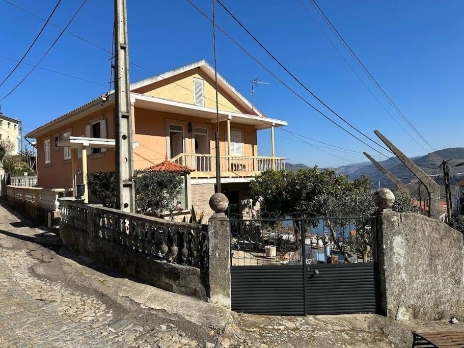 Casa De Sergude Holiday home *